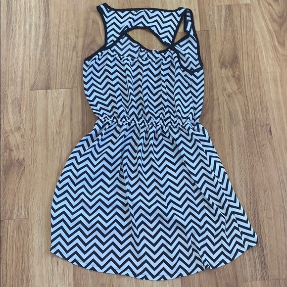 Dress With Pockets! - Picture 4 of 5